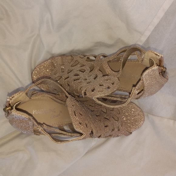 Madeline Stuart High Heel Open Toe Cutout Gold Sz 8 Rhinestones preowned. - Picture 2 of 6